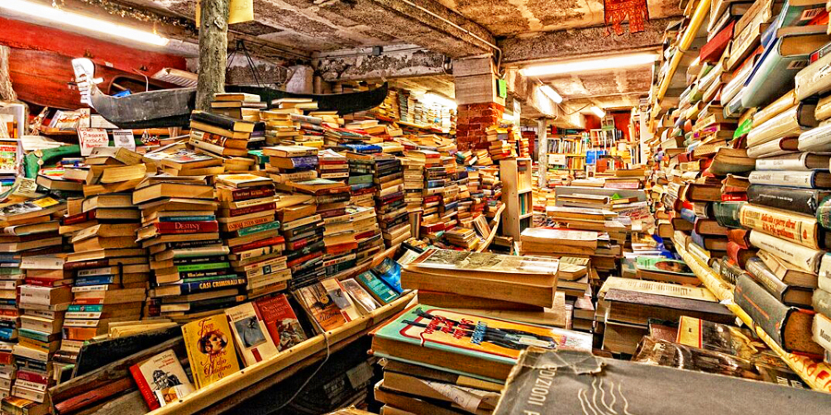 libreria-acqua-alta-venezia-2